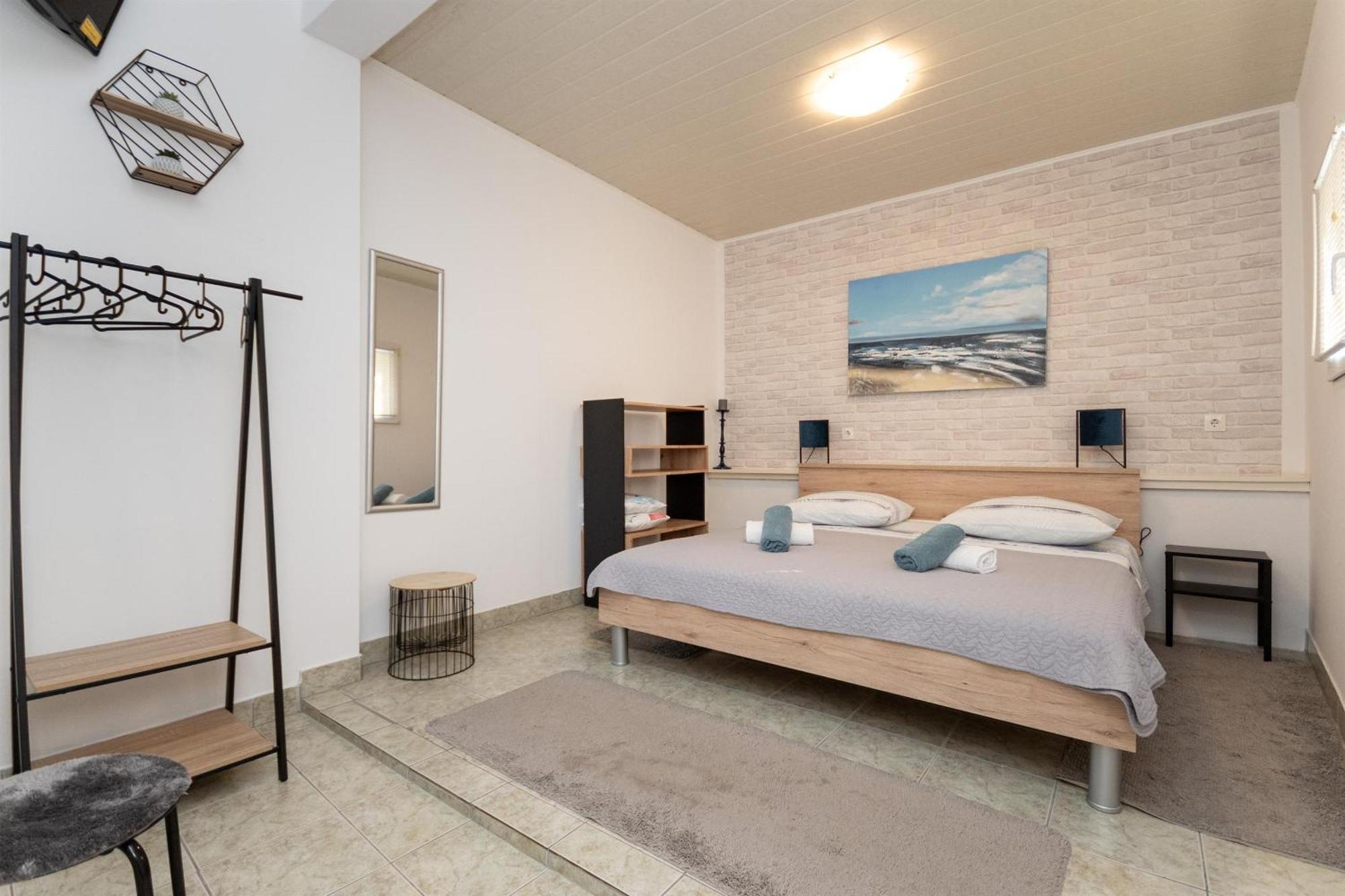 Apartments Ivan - With Parking Omiš Екстериор снимка