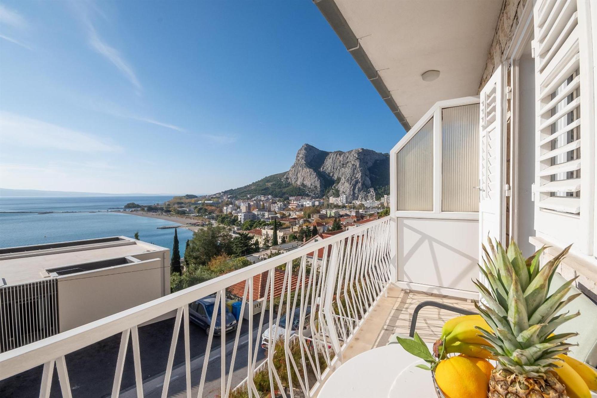 Apartments Ivan - With Parking Omiš Екстериор снимка